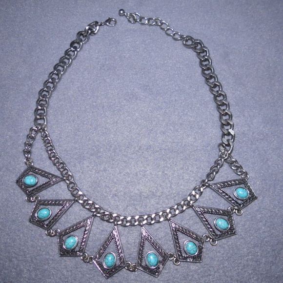 Jewelry - Beautiful Turquoise / Silver Necklace